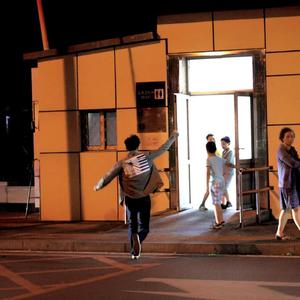 国内美女厕所流露
